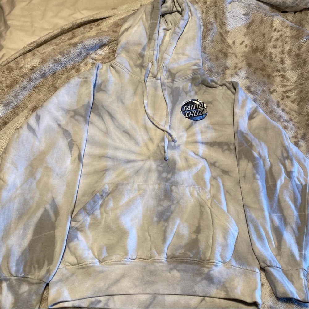 Santa Cruz hoodie for sale. Size small in women’s. In good condition